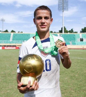 罗马诺:15岁沙利文7月将到曼城随队训练,他有望2027年加盟球队