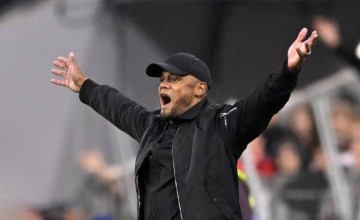 布兰科赞扬斯洛特的防守理念很先进,孔帕尼还未适应淘汰赛制