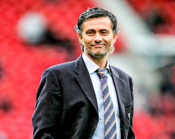 比肩穆里尼奥!阿莫林晋级决赛,曼联队史第2人,夺冠才有钱重建