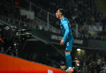 圆神欧战大爆发!安东尼完美一条龙+独造4球 离开曼联10场4球4助