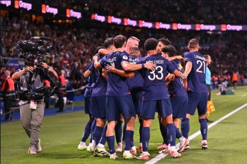 7连胜轰17球!欧联杯之王神了,双线狂飙,欧冠决战老东家,冲4强