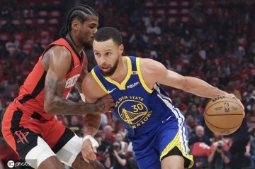 范乔丹26分库里低迷13+7 火箭击退勇士总比分2-3