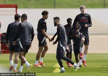 曼联双星陨落!加纳乔梅努从王储变弃子,阿莫林痛下杀手?