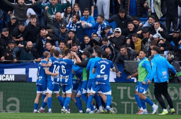 西甲最新积分战报:阿拉维斯绝杀,皇马惊险逆转,落后巴萨4分