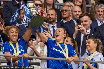 铁锤帮“祸从口出”！英超赛场再现恐同阴霾，西汉姆联遭重罚敲响警钟！