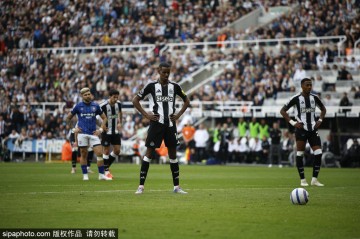 纽卡斯尔强硬回应伊萨克转会请求:绝不轻易放手