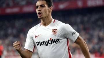 比利亚雷亚尔4-2胜塞维利亚，锁定欧冠席位