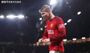 曼联名宿谈9号射手问题:空有身体却不够聪明,机会还有么?