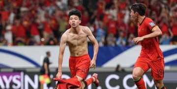 国足小将庆祝方式引发争议,不少人误以为海参队已晋级世界杯