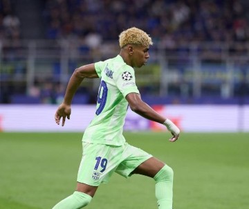 亚马尔哭了！17岁梅西接班人无缘欧冠决赛，单场14次过人真尽力了