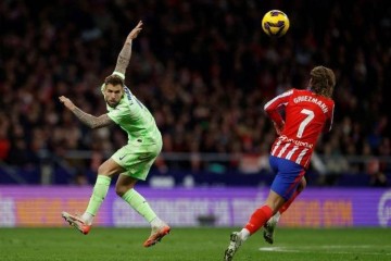 西甲联赛:巴塞罗那4-2逆转马德里竞技,重回争冠行列