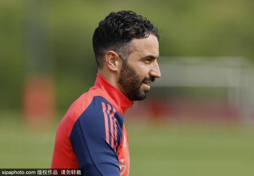 欧联杯冠军=安慰奖?曼联主帅阿莫林“豪言”引爆!内维尔急了:这太重要了!