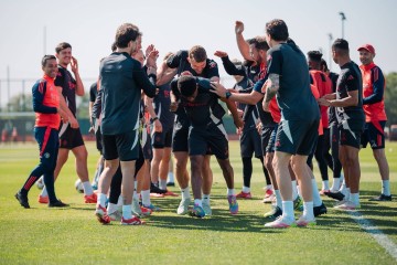 曼联迎两大利好!官方:阿玛德、德里赫特恢复全队合练