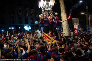 燃爆!巴萨女足欧冠决战夜,万名球迷“攻占”里斯本,只为那抹红蓝!