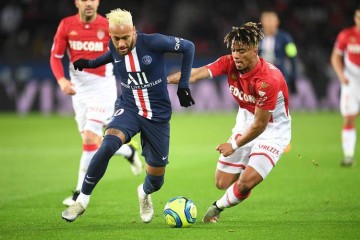 法甲焦点战:圣埃蒂安保级苦战,巴黎圣日耳曼剑指桂冠