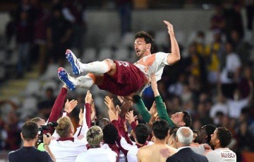 传奇落幕!胡梅尔斯意甲末轮完成职业生涯谢幕战